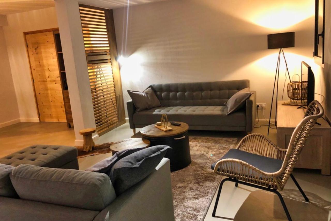ParaLodge Saint-Vincent-les-Forts Bagian luar foto
