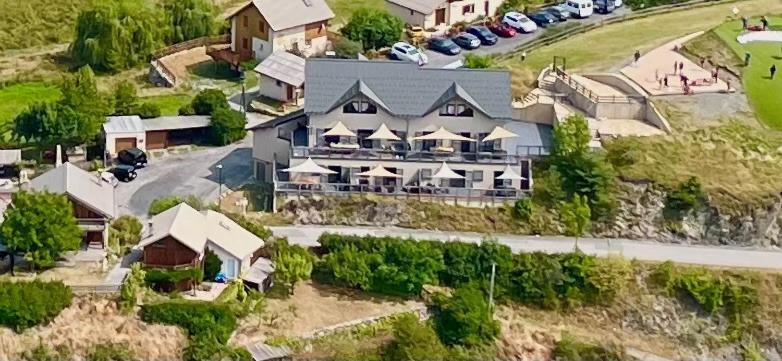 ParaLodge Saint-Vincent-les-Forts Bagian luar foto