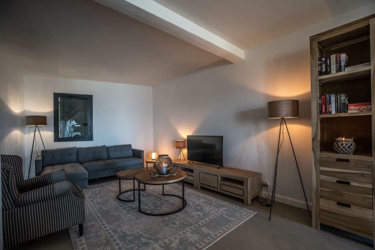 ParaLodge Saint-Vincent-les-Forts Bagian luar foto