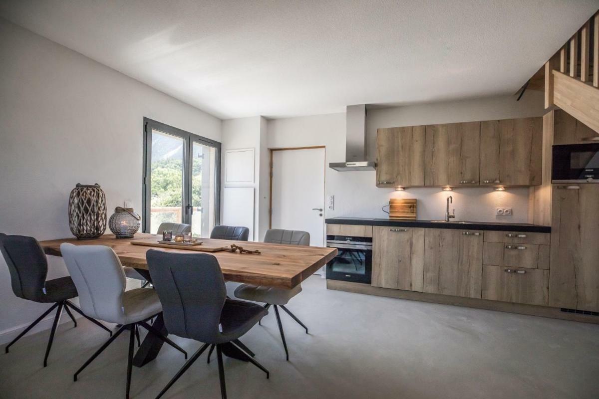 ParaLodge Saint-Vincent-les-Forts Bagian luar foto