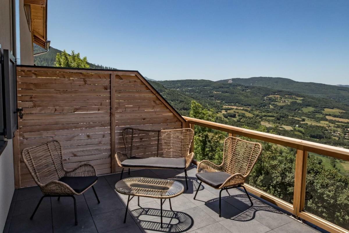 ParaLodge Saint-Vincent-les-Forts Bagian luar foto